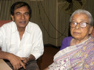 চলে গেলেন কথাসাহিত্যিক মহাশ্বেতা দেবী